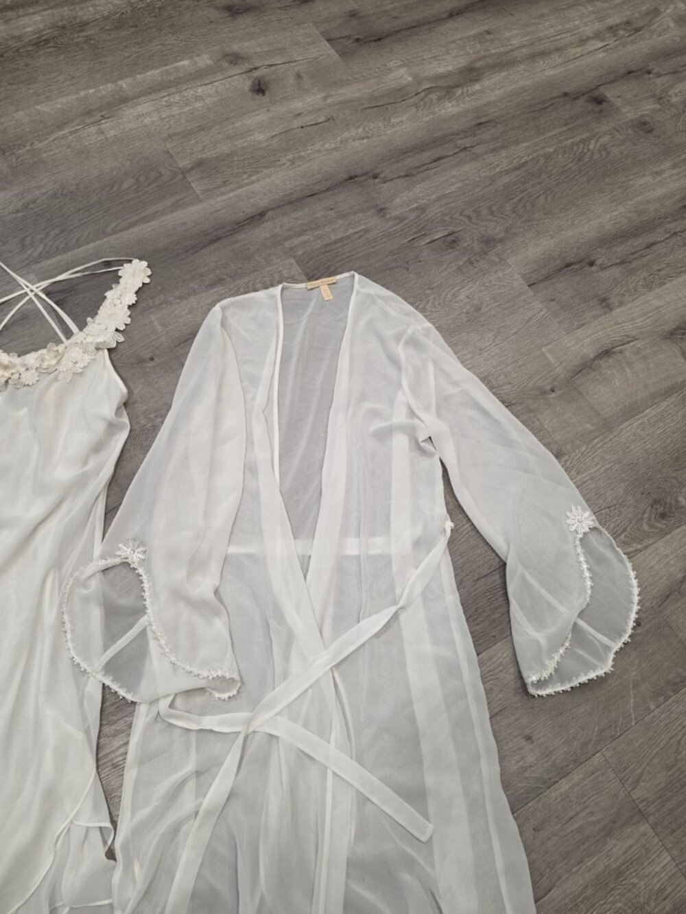Vintage Flora Nikrooz Two-Piece White Lace Nightgown Sheer Robe Set Bell sleeve - Picture 10 of 14